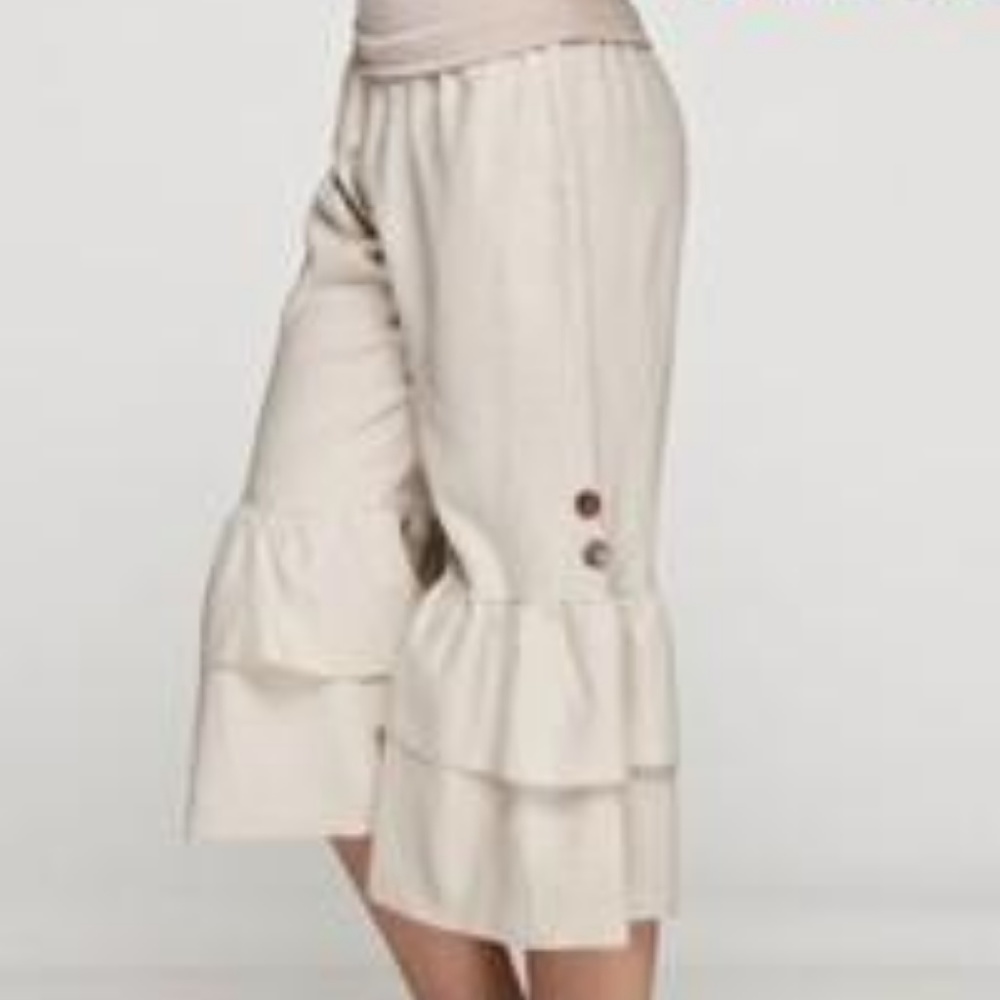 Ruffled Linen Capri